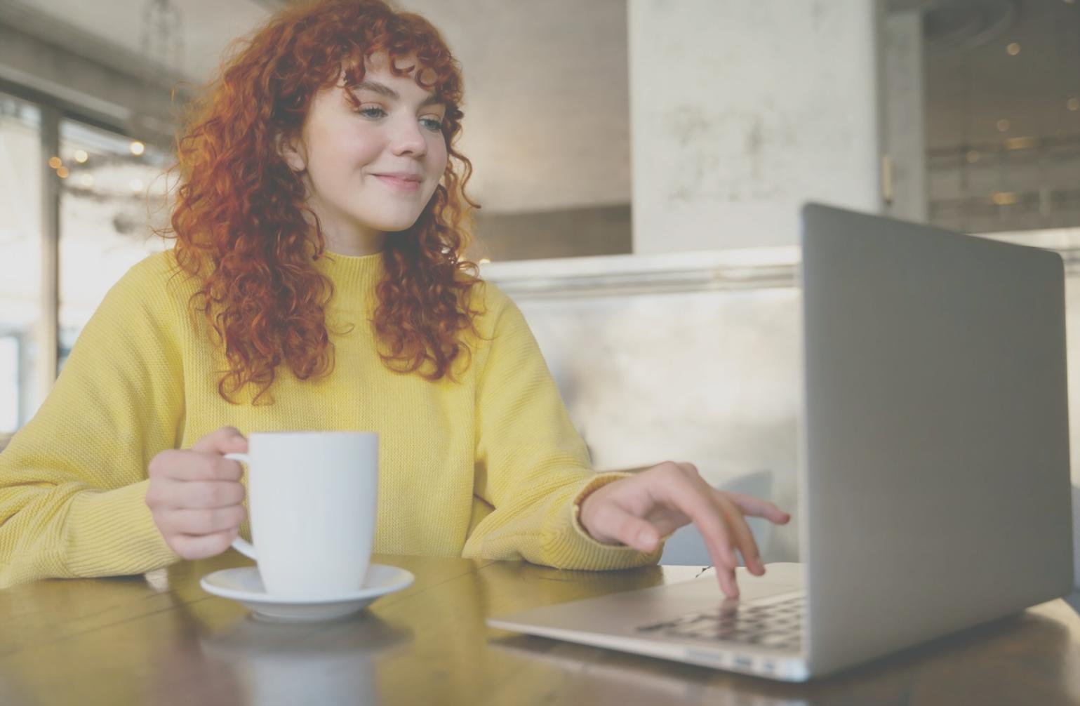 Sesión de análisis financiero aplicado en oficinas de olorivarai